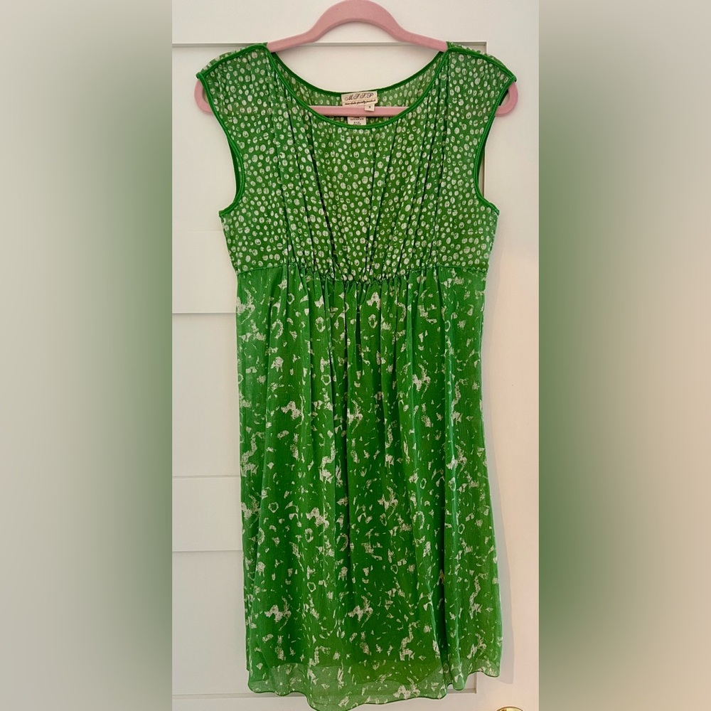 Elegant Green Patterned Women's Dress